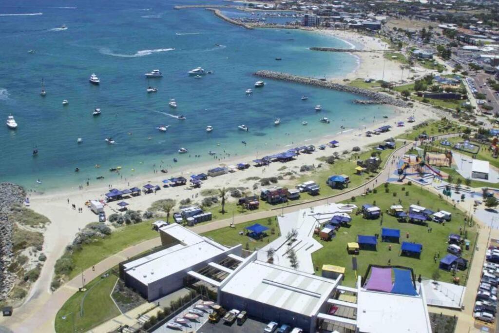 The Central Shed - 10B Geraldton Bagian luar foto